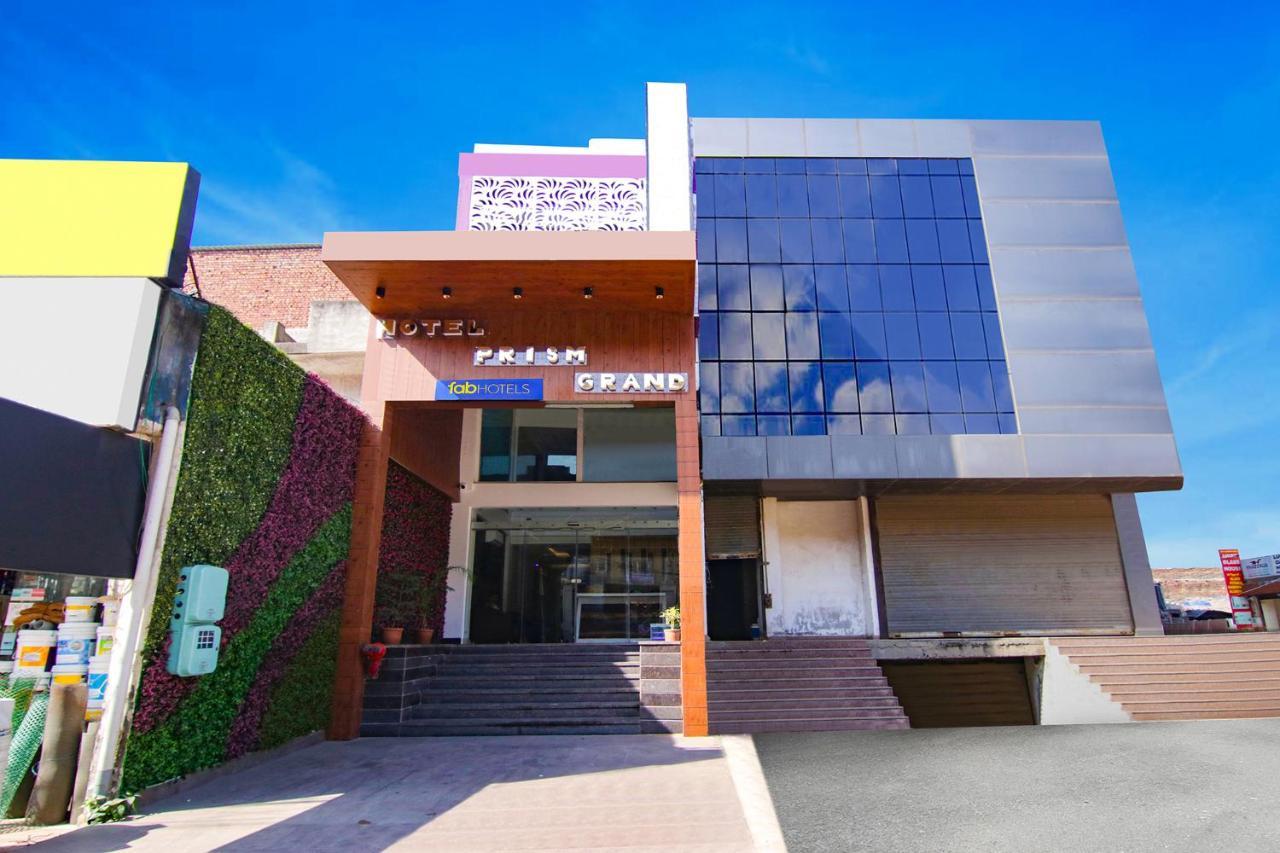 Fabhotel Prism Grand Zirakpur Екстер'єр фото