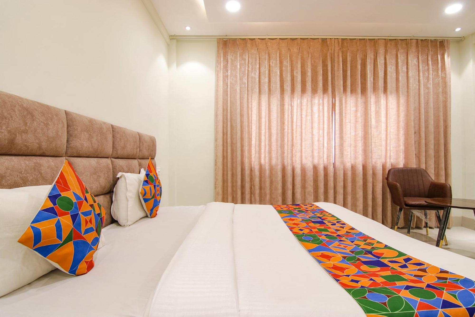 Fabhotel Prism Grand Zirakpur Екстер'єр фото