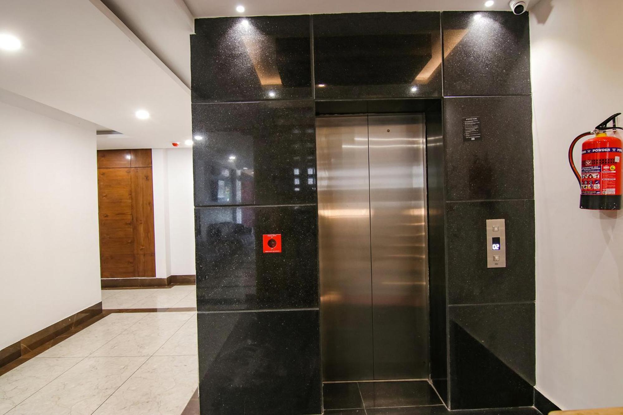 Fabhotel Prism Grand Zirakpur Екстер'єр фото