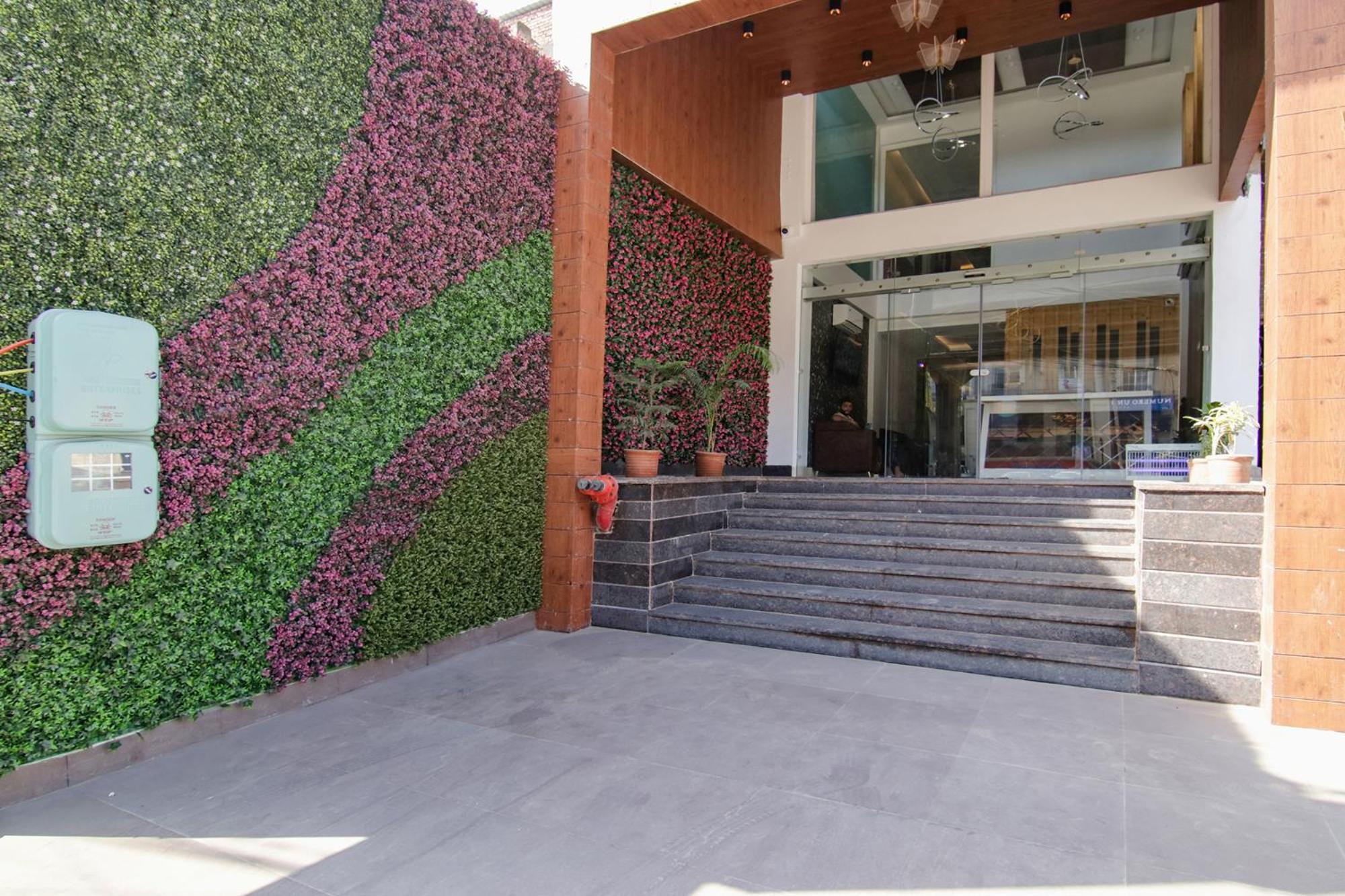 Fabhotel Prism Grand Zirakpur Екстер'єр фото