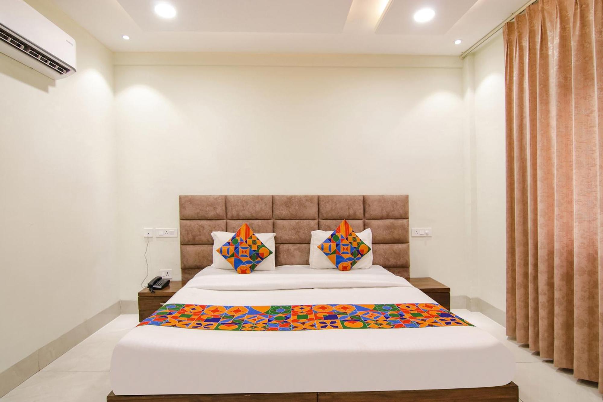 Fabhotel Prism Grand Zirakpur Екстер'єр фото