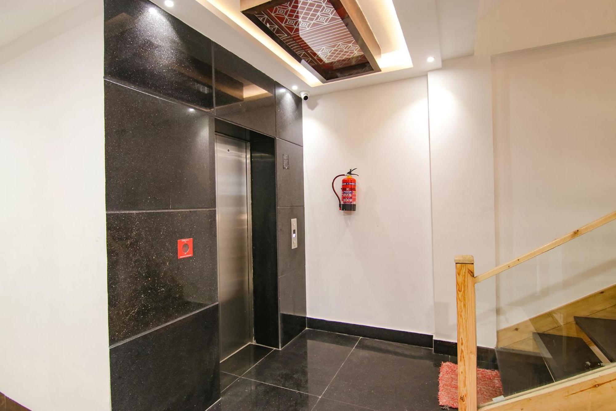 Fabhotel Prism Grand Zirakpur Екстер'єр фото