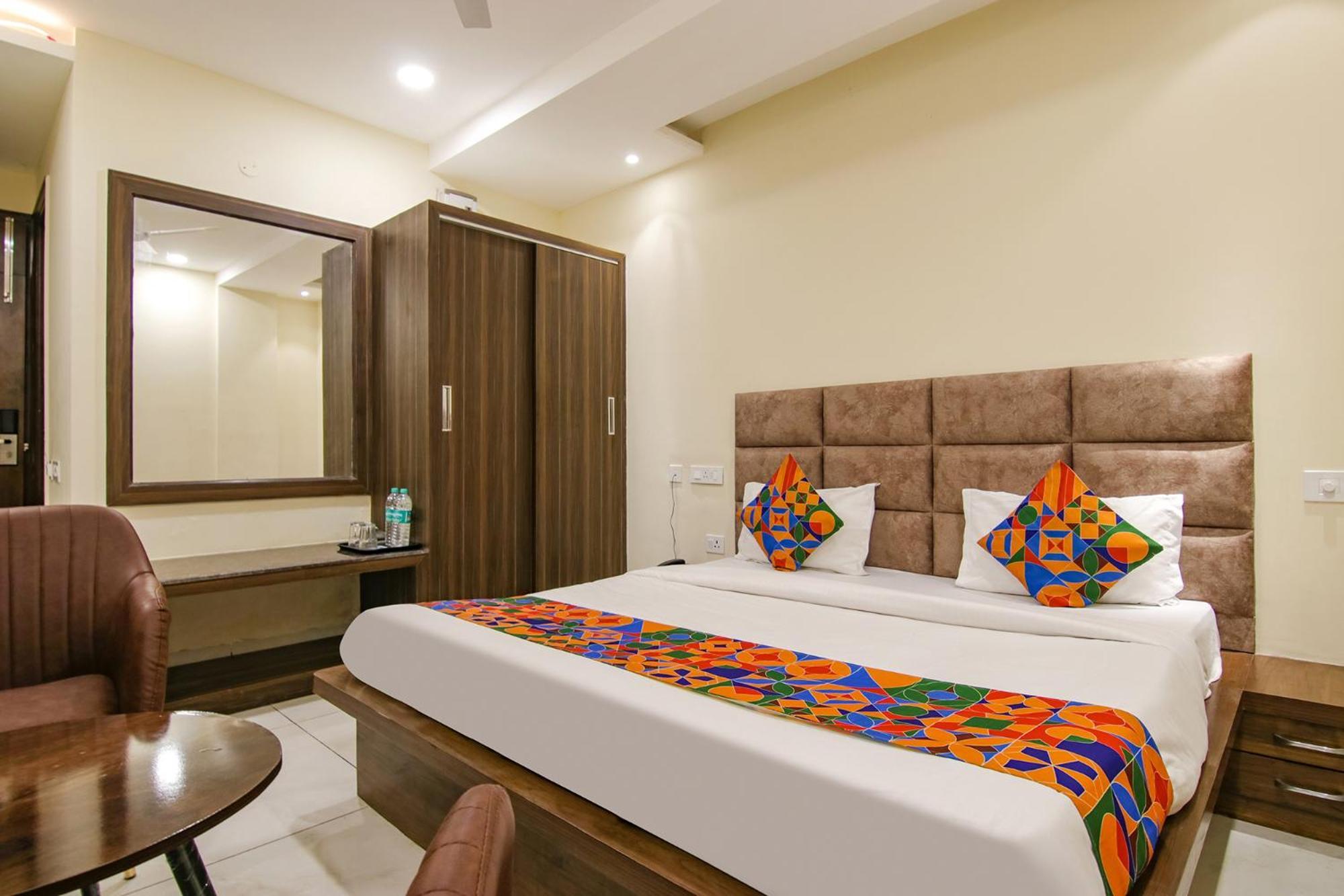 Fabhotel Prism Grand Zirakpur Екстер'єр фото