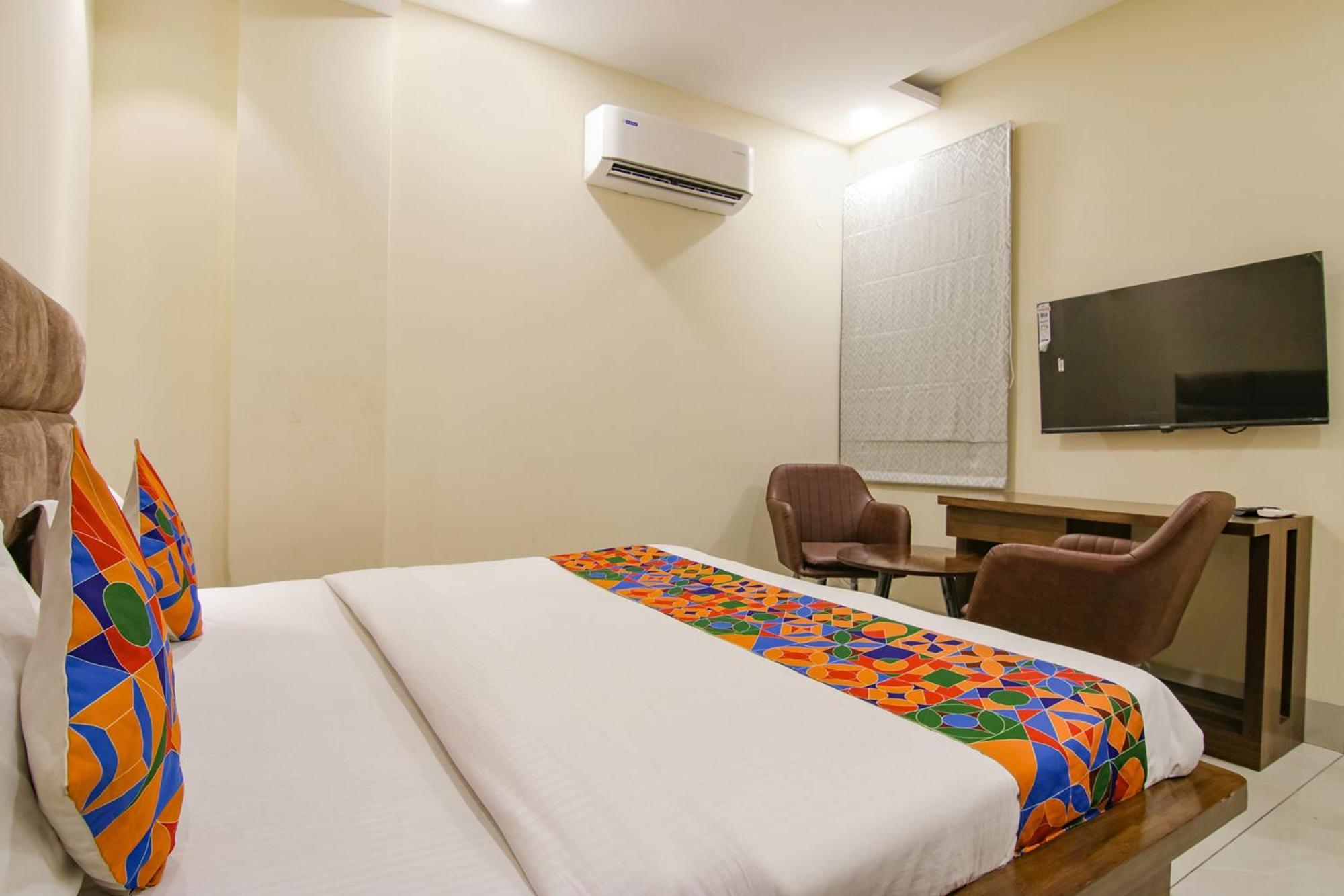 Fabhotel Prism Grand Zirakpur Екстер'єр фото