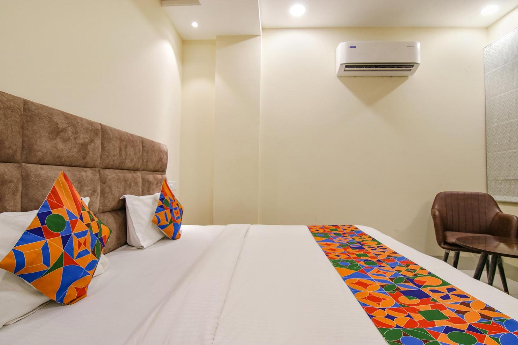 Fabhotel Prism Grand Zirakpur Екстер'єр фото