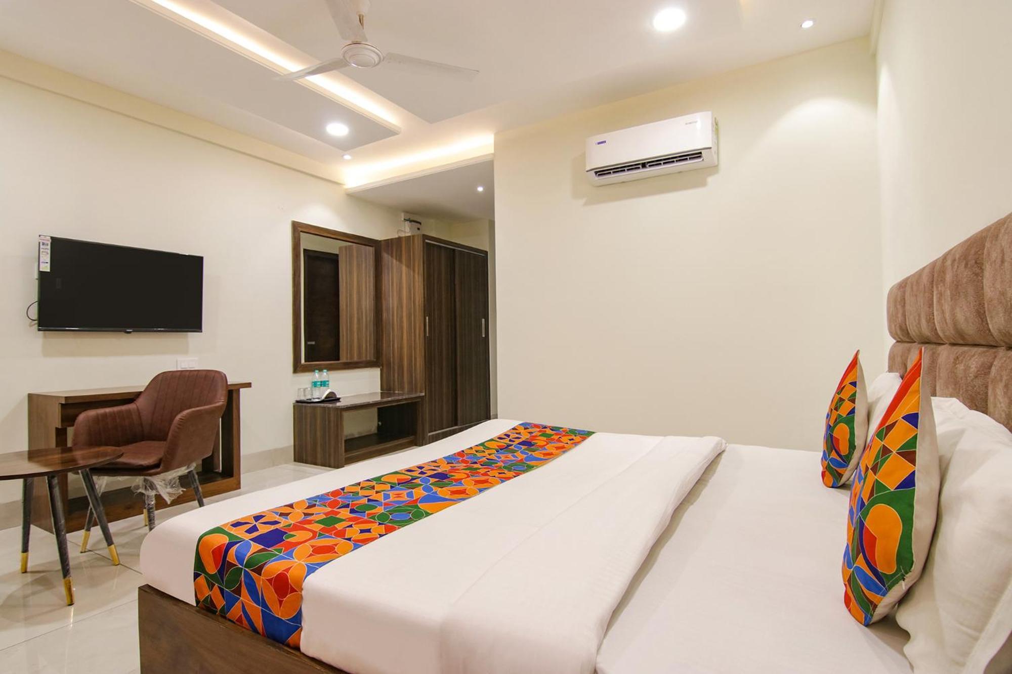 Fabhotel Prism Grand Zirakpur Екстер'єр фото