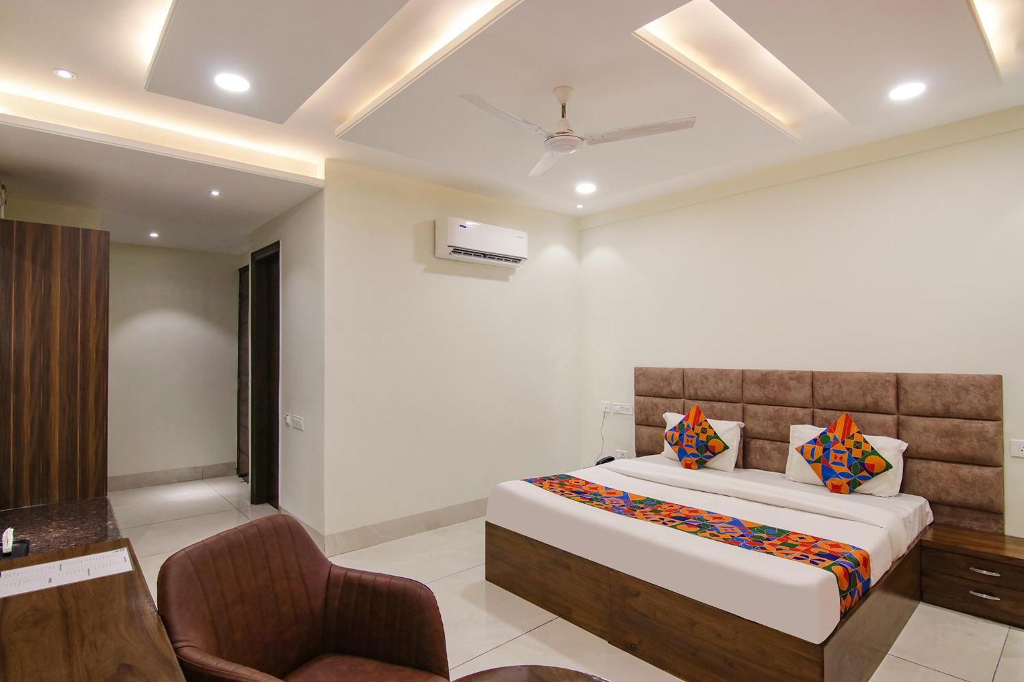 Fabhotel Prism Grand Zirakpur Екстер'єр фото